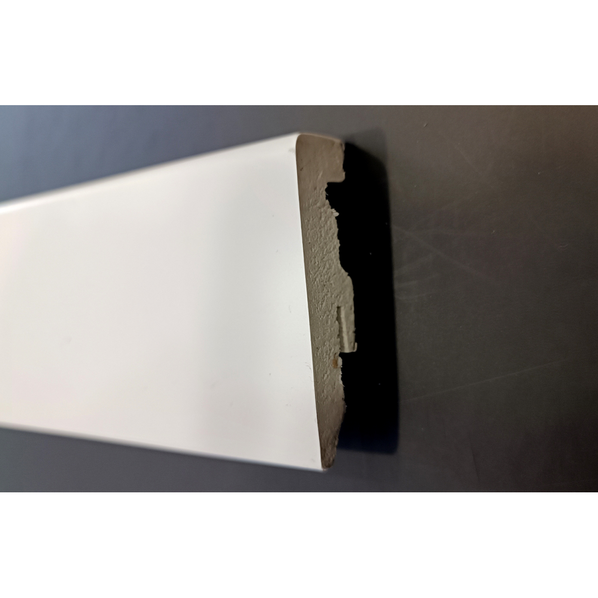 LAJSNA BIJELA VODOOTPORNA K0062L PS 14,5x58x2400 mm